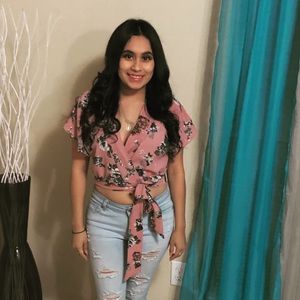 Selling this pick cute crop top